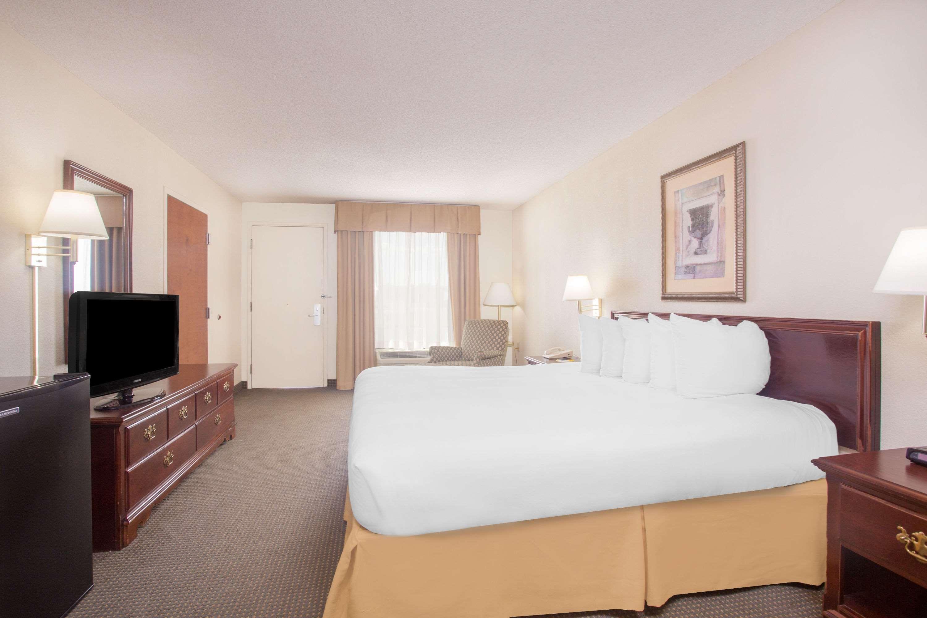 Days Inn By Wyndham Metter Exteriér fotografie